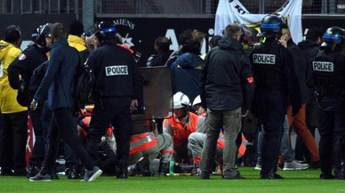 Tribün çöktü, can pazarı yaşandı!