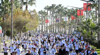 Mersin Maratonunda Kenyalı atletler madalyaları topladı