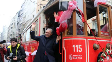 İstanbul nostaljik tramvay’ına kavuştu