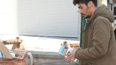 Çöp toplarken bulduğu kitap hayatını kurtardı