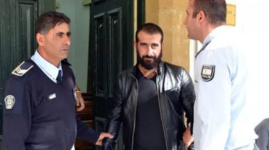 Kız arkadaşı tarafından Facebook'ta engellenince kapısına bıçakla dayandı