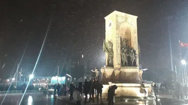 Beklenen kar yağışı İstanbul'da başladı
