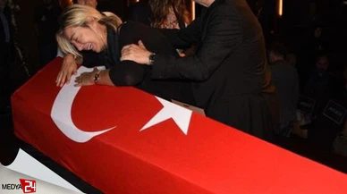 Tarık Ünlüoğlu'na duygusal veda