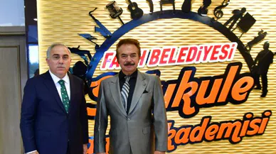 Fatih Sanat Merkezi’ne Orhan Gencebay’dan Tam Not