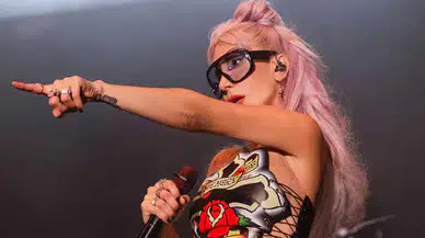 Hande Yener İstanbul'da Muhteşem Bir Geceye İmza Attı