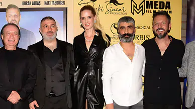 Burak Sarımola ve Wilma Elles "İllegal Aşk" ile İzleyicileri Büyüledi