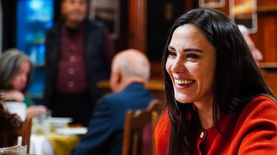 Şükran Ovalı’dan Kalpazan’da Unutulmaz Şarkı Performansı!