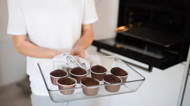 Çikolata Tutkunları İçin Yumuşacık Kakaolu Muffin Tarifi