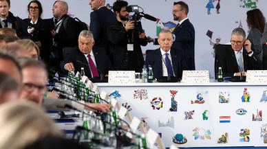 Erdoğan’dan Tiran’da liderlerle kritik temaslar