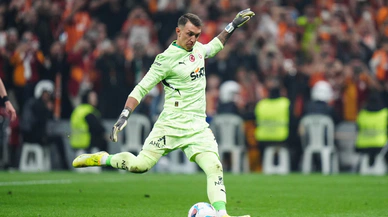 Muslera imza gününde taraftarla! Etkinlikte aksaklık yaşandı
