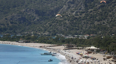 Fethiye ve Marmaris’te sahiller doldu
