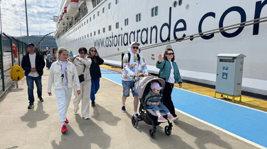 Rus kruvaziyeri 992 yolcuyla Amasra’ya geldi