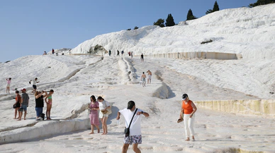Bayram tatilinde Pamukkale’ye yoğun ilgi