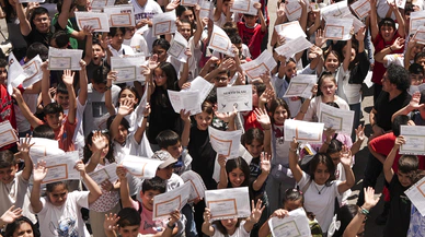 Yaklaşık 20 milyon öğrenci karnesini aldı, yaz tatili başladı