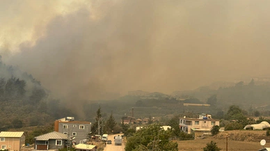 Hatay Antakya’da yerleşim yakınında orman yangını