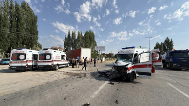 Çubuk’ta ambulans kazası: 5 kişi yaralandı