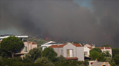 Çeşme ve Ödemiş’te orman yangınlarına müdahale sürüyor