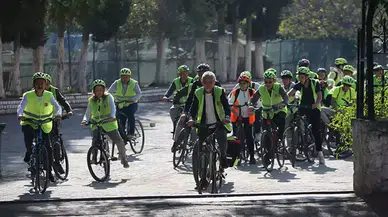 Aydın'da Öğrenciler ve Öğretmenler Bisikletle Okula Geliyor