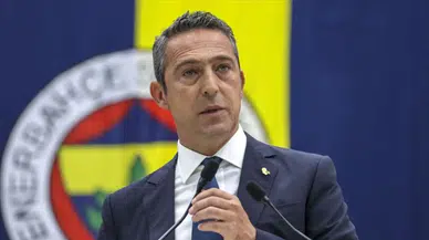 Fenerbahçe Başkanı Ali Koç, Olağanüstü Seçim Genel Kurulu'nda Oy Kullanıyor