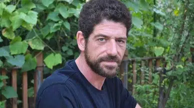 Ünlü Oyuncu Cemal Hünal'dan Sürpriz Performans: Demircilik Yeteneklerini Sergiledi