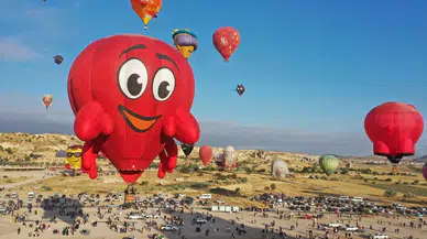 Kapadokya Balon Festivali başladı: 30 figürlü balon uçtu