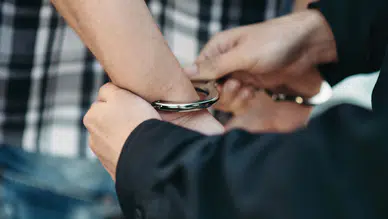 Sanatçı ve oyunculara uyuşturucu soruşturması: 25 şüpheliye gözaltı kararı