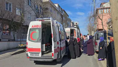 Sancaktepe'de 4 Katlı Binada Yangın Çıktı, 7 Kişi Kurtarıldı