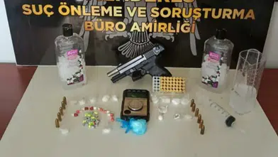 İzmir'de uyuşturucu ticaretine yönelik düzenlenen operasyonda 1 kişi tutuklandı