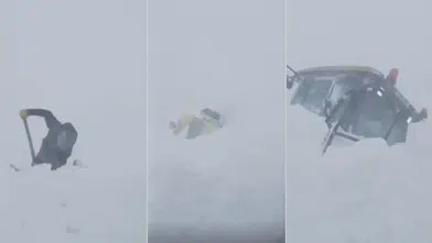 Artvin'de Sahara Geçidi'nde Çığ Düşmesi Sonrası İş Makineleri Kar Altında Kaldı