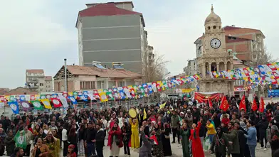 Bölge illerinde newroz kutlamaları: barış ve özgürlük için ateşler yakıldı