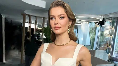 Burcu Biricik ve Kızı Luna Etiler'de Görüntülendi