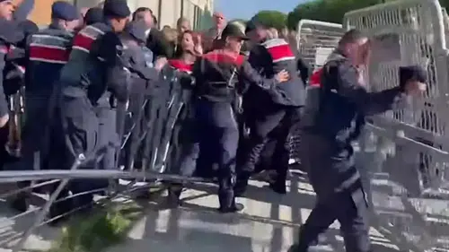 İmamoğlu Hakim Karşısına Çıkıyor: Silivri'de Gerginlik Yaşandı
