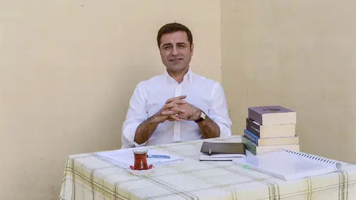 Selahattin Demirtaş, Bülent Arınç'ın Açıklamalarına Sert Tepki Verdi
