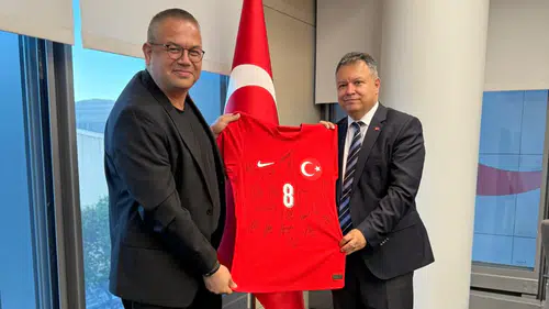 New York'ta Türk toplumuna liderlik eden Muhittin Ahmet Yazal'ın vizyoner yaklaşımı dikkat çekiyor