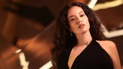 Pelin Akil'in Heyecan Verici Müziği: 11 Aralık'ta Sürpriz Bekleniyor