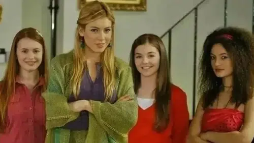 Hazal Şenel Yeni Mesleğiyle Gündeme Geldi