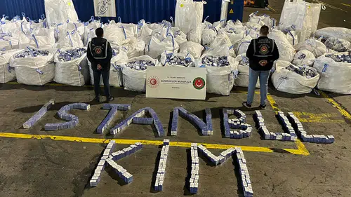 Yalıtım Malzemeleri Arasında 394 Bin Paket Kaçak Sigara Ele Geçirildi