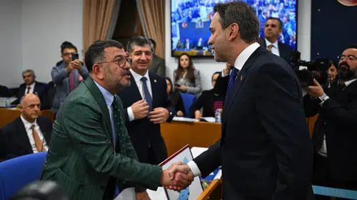 Bütçe Görüşmelerinde CHP'li Vekilden Boş Mutfak Tüpü Protestosu