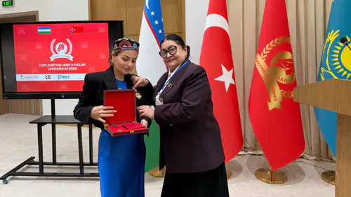 Melih Gögebakan'a Özbekistan'da Vatan Onuru Nişanı ile Türk dünyası ödüllendirildi