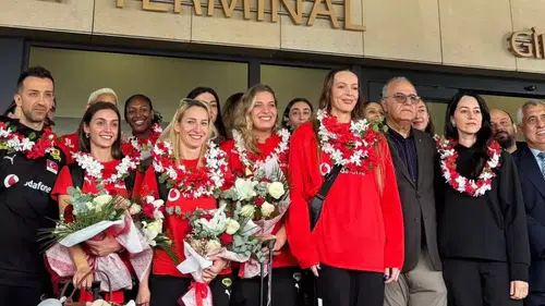 A Milli Kadın Voleybol Takımı, Dünya Şampiyonası'nda Gümüş Madalya Kazandı