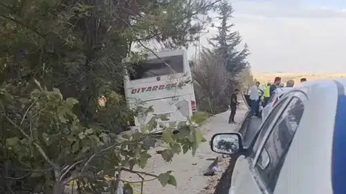 Adıyaman'da Yolcu Otobüsü ile Otomobil Çarpıştı: Aynı Aileden 4 Kişi Hayatını Kaybetti