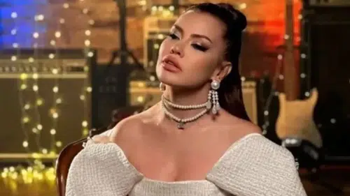 Beyninde Kitle Tespit Edilen Ünlü Şarkıcı Lara, Sağlık Durumunu Açıkladı