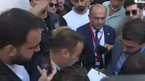 CHP İstanbul İl Kongresi'nde Gerginlik: Mahkeme Kararı Süreci Durdurdu