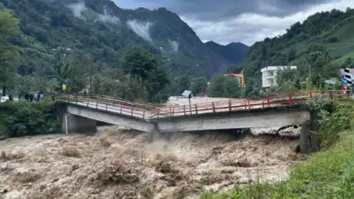 4 İl için Turuncu Kodlu Uyarı! Sel Karadeniz'i Felç Etti!