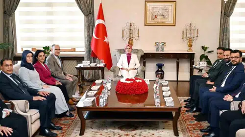 Aile ve Sosyal Hizmetler Bakanı Göktaş, Manisa'da Temaslarda Bulundu