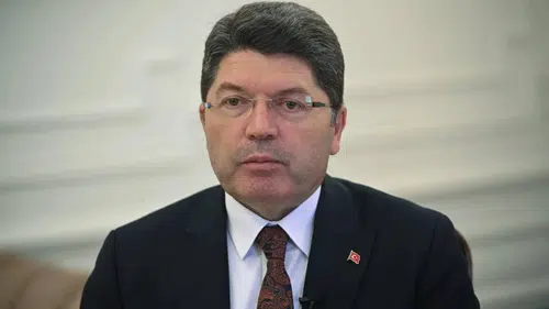 CHP İstanbul İl Başkanlığı'na Kayyum Atandı: Adalet Bakanı Tunç'tan Açıklamalar