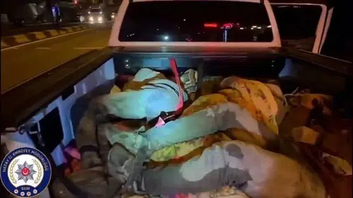 Hatay'da Göçmen Kaçakçılığı Operasyonu: 8 Göçmen Yakalandı, 2 Organizör Tutuklandı