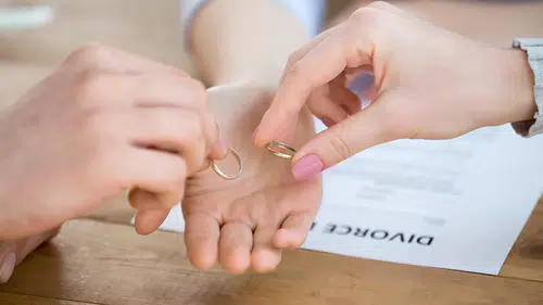 Yargıtay’dan Emsal Karar: Psikolojik Tedaviyi Gizleyen Eş Tam Kusurlu Sayıldı