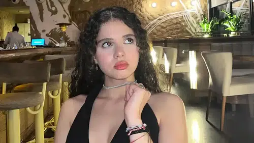 Aleyna Al Kimdir? Hayatı ve Kariyeri Hakkında Bilgiler