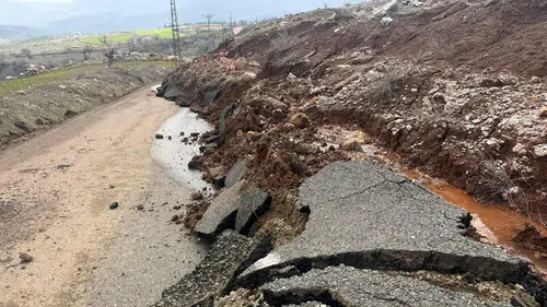 Şırnak'ta Sağanak Yağışlar Köy Yolunu Çökertebilir Mi?